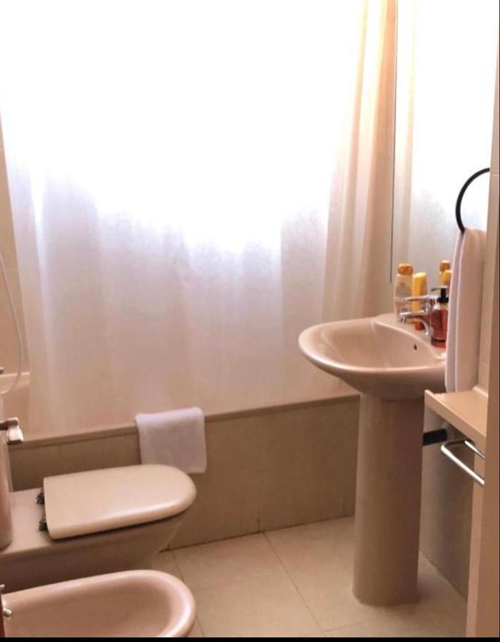 Belfast 13 Ifema Airport Appartement *