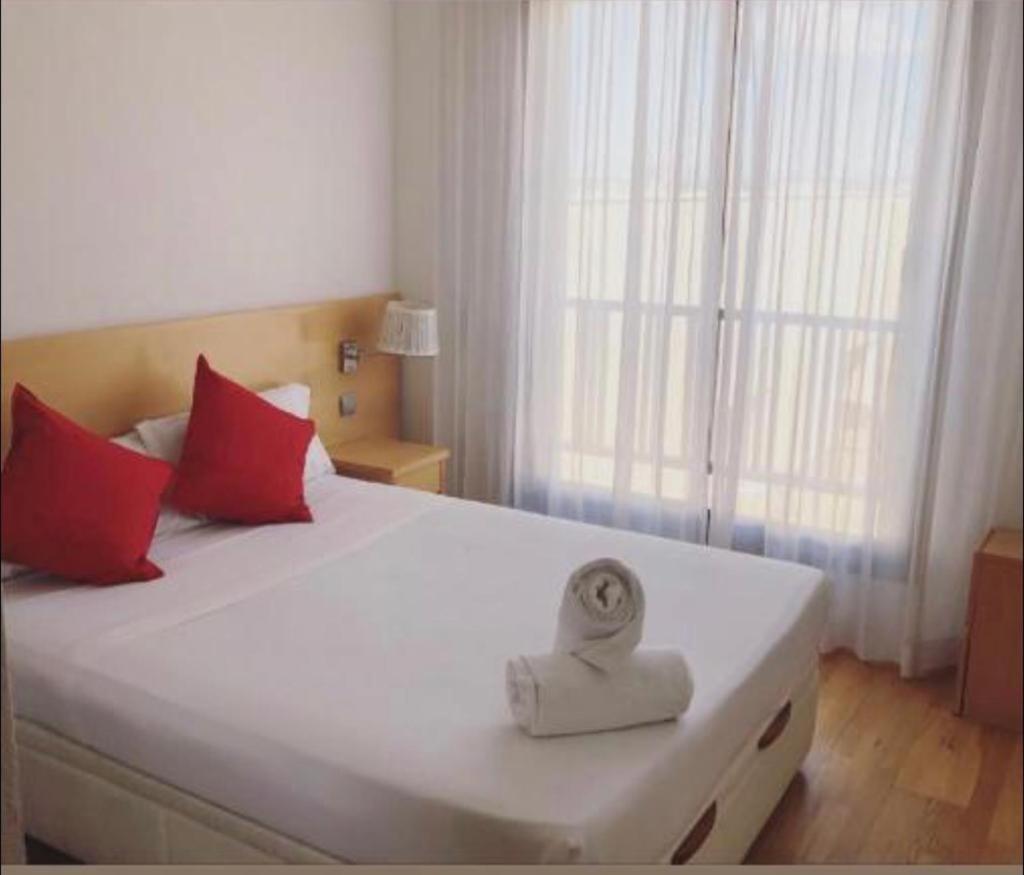 Belfast 13 Ifema Airport Appartement *